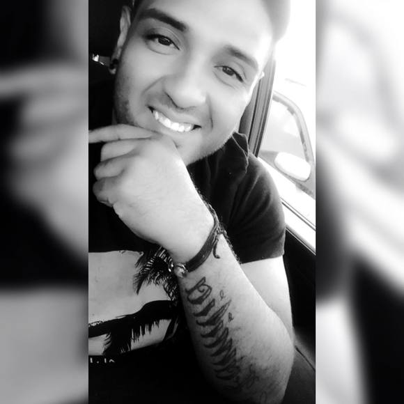 Meet your Posher, Cesar - Picture 1 of 1